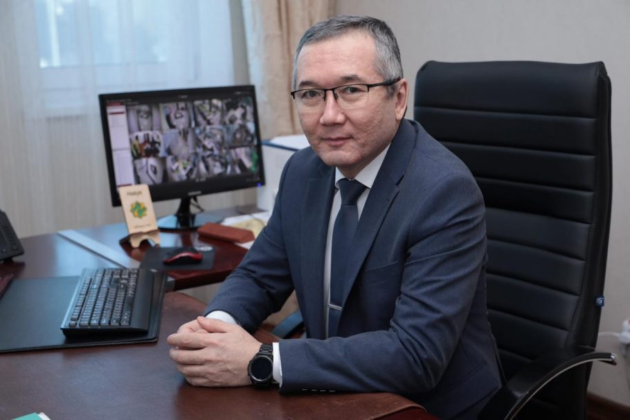 Банкир — о «зомбированных» клиентах, завирусованных флешках в букетах и скрытых угрозах для костанайского бизнеса